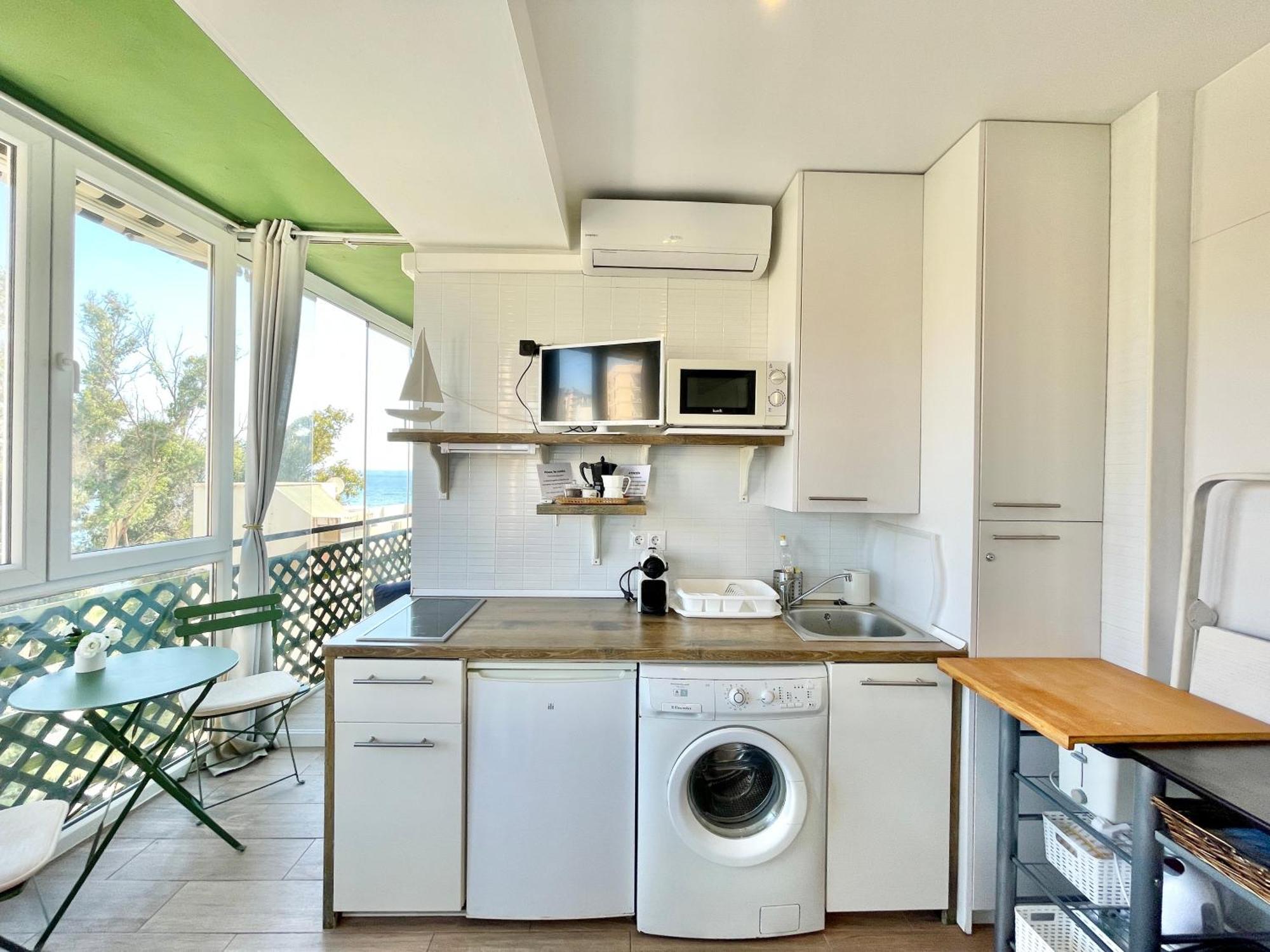 Mediterraneo Front - Eaw Homes