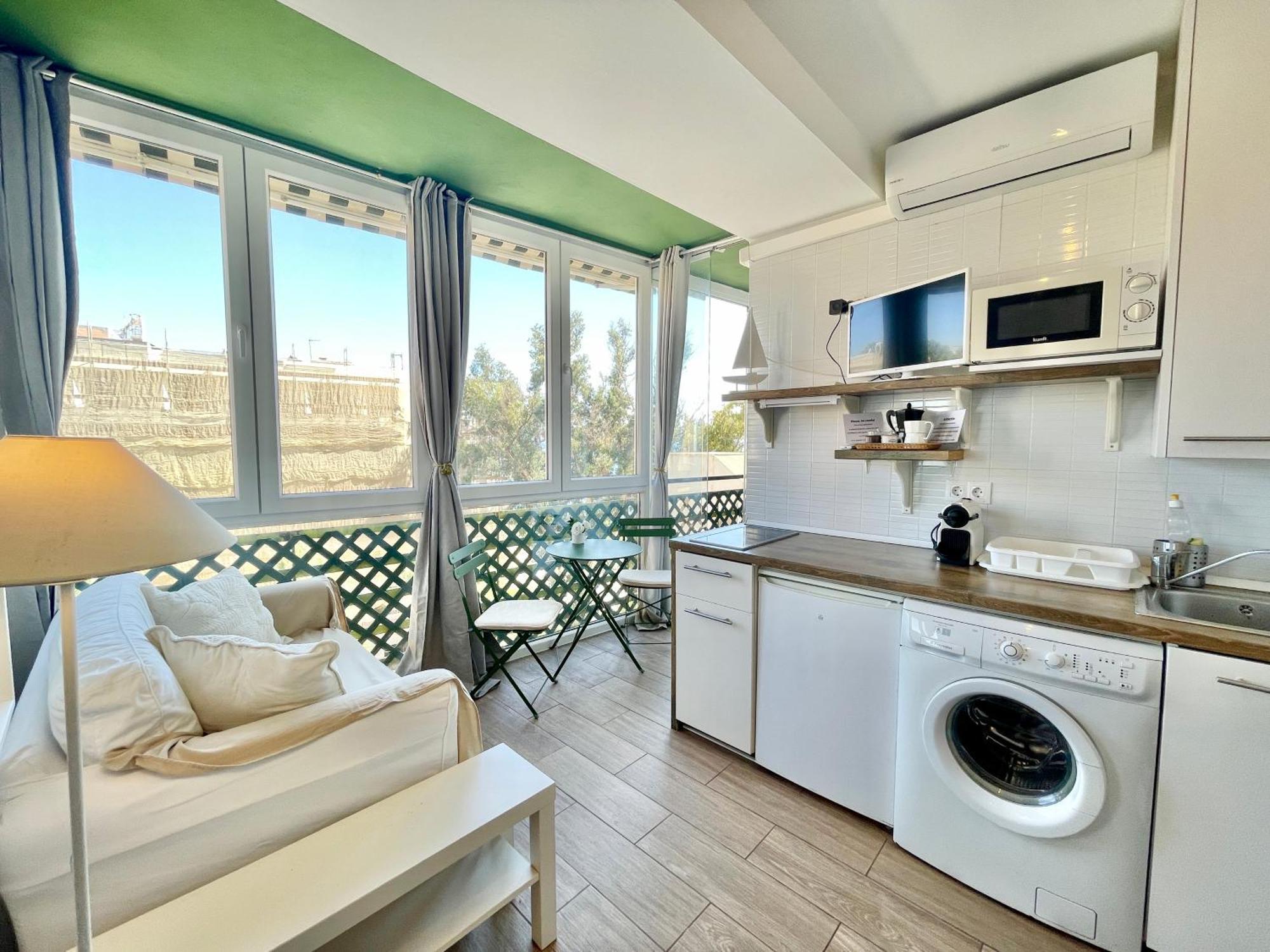 Mediterraneo Front - Eaw Homes Apartment